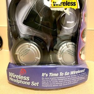 SRV Wireless Headphone Set up to 20 ft Wireless Freedom New in Box